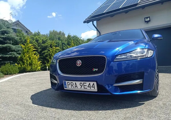 samochody osobowe Jaguar XF cena 92000 przebieg: 54000, rok produkcji 2017 z Rawicz